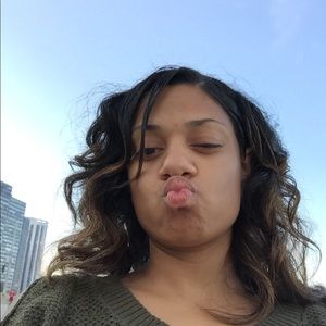 Meet your Posher, Selena